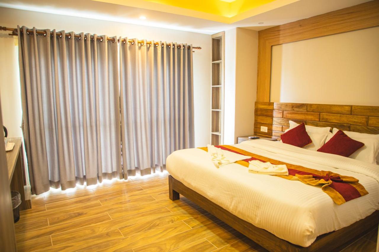 Hotel Pushkar Pokhara Eksteriør billede