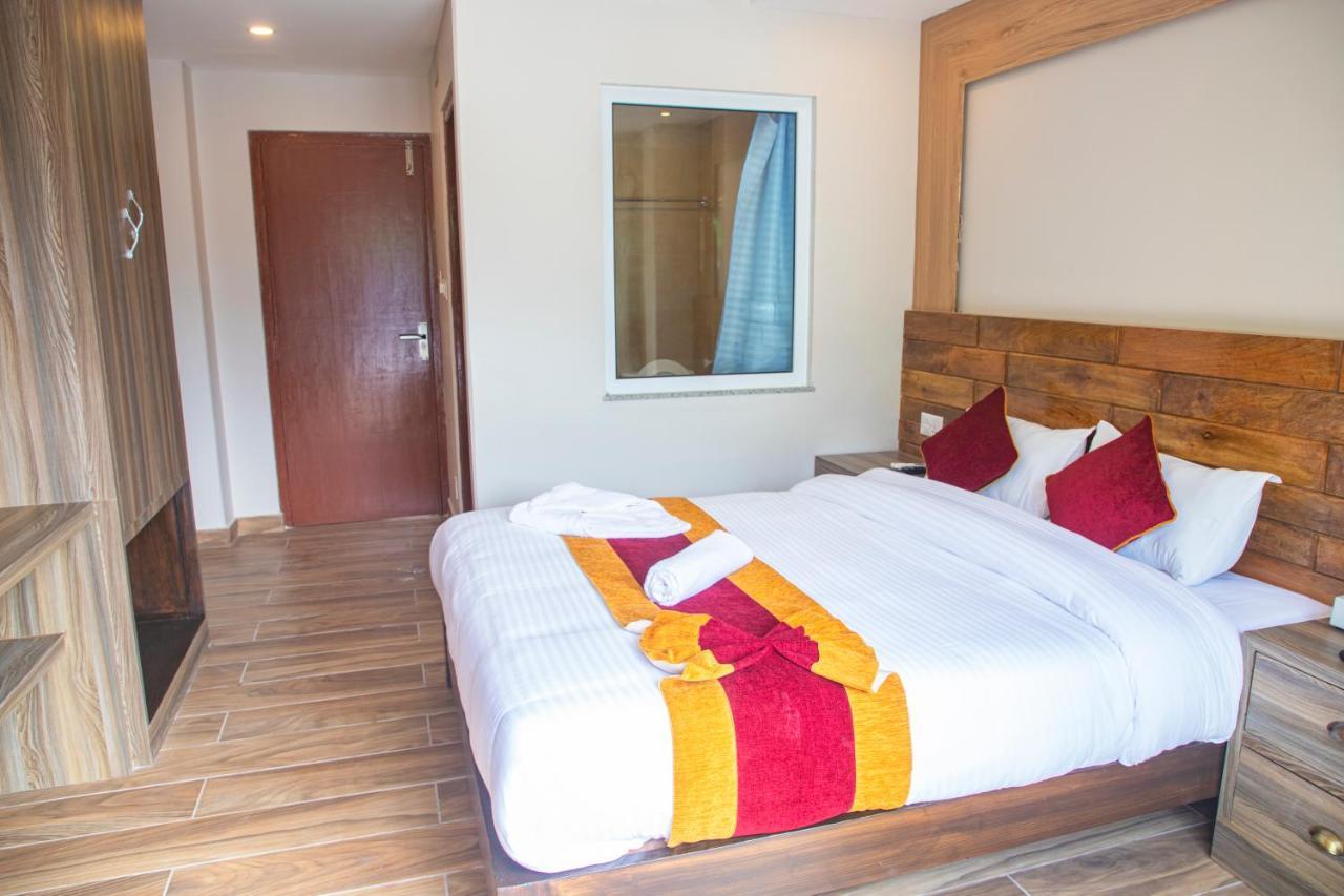 Hotel Pushkar Pokhara Eksteriør billede