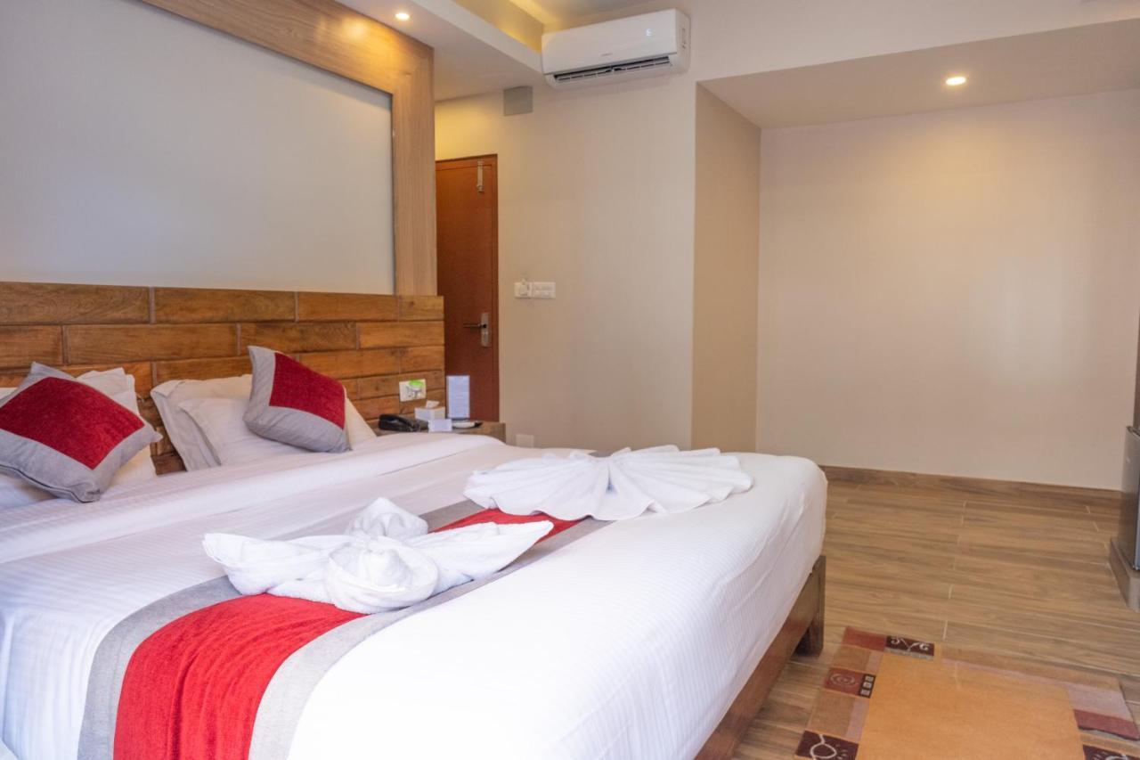 Hotel Pushkar Pokhara Eksteriør billede